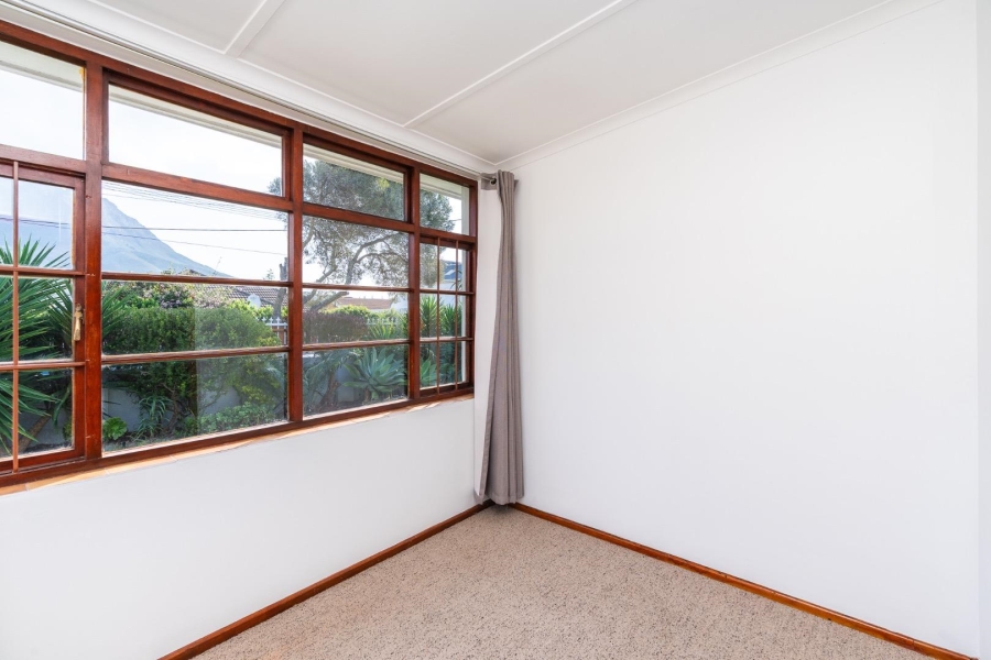 To Let 4 Bedroom Property for Rent in Mowbray Western Cape